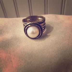 Silver pearl ring